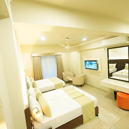 Hotel Grand Amanee Ratnapura Buitenkant foto