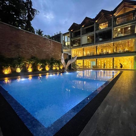 Hotel Grand Amanee Ratnapura Buitenkant foto