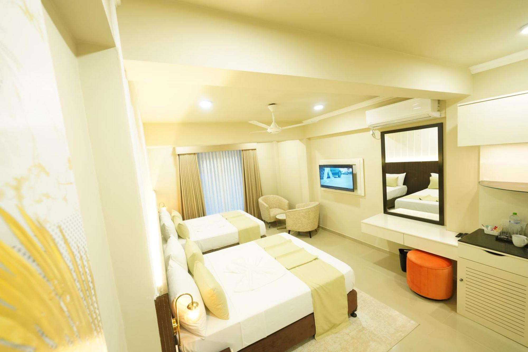 Hotel Grand Amanee Ratnapura Buitenkant foto