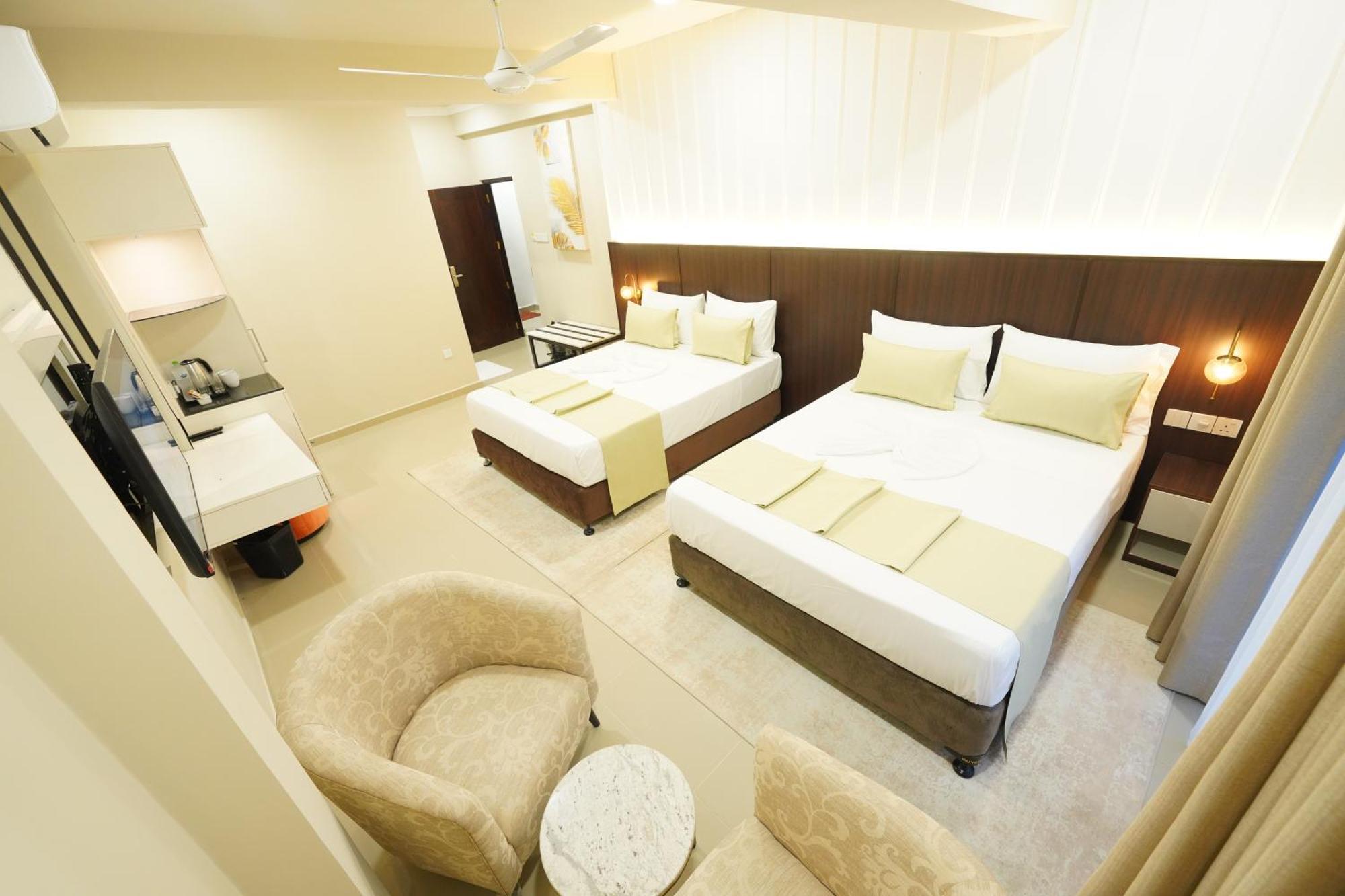 Hotel Grand Amanee Ratnapura Buitenkant foto