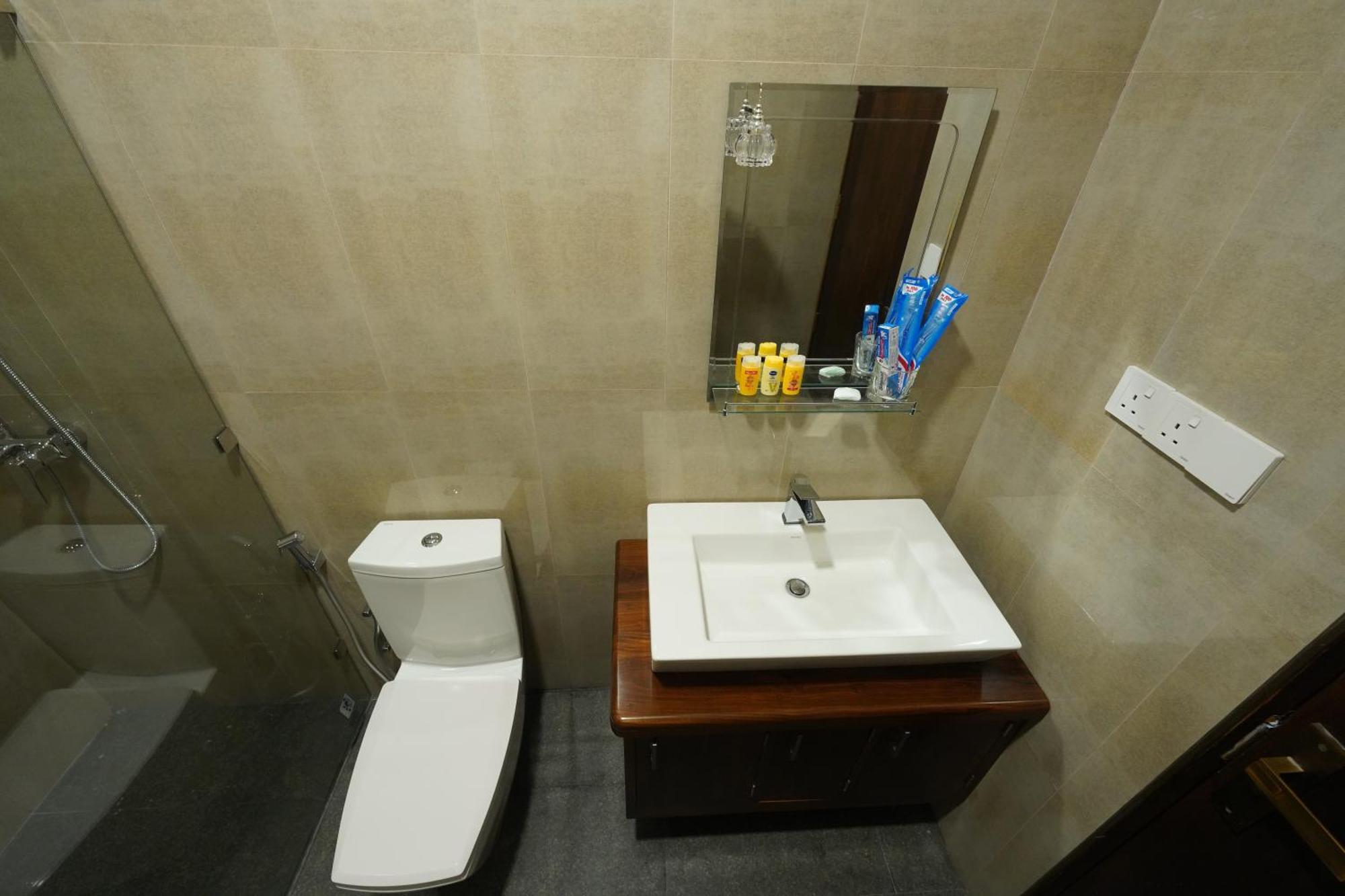 Hotel Grand Amanee Ratnapura Buitenkant foto