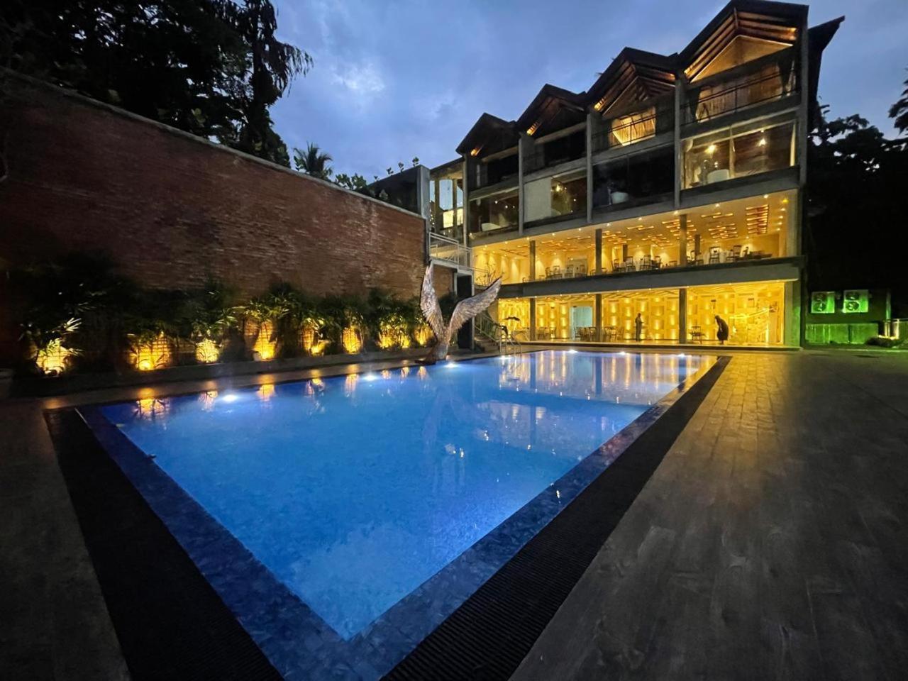 Hotel Grand Amanee Ratnapura Buitenkant foto