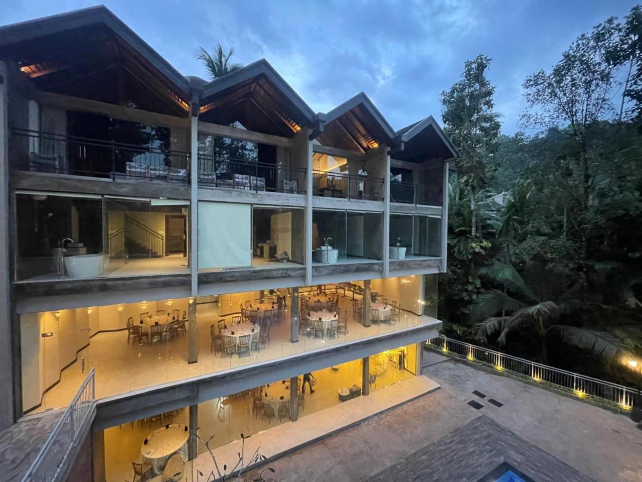 Hotel Grand Amanee Ratnapura Buitenkant foto