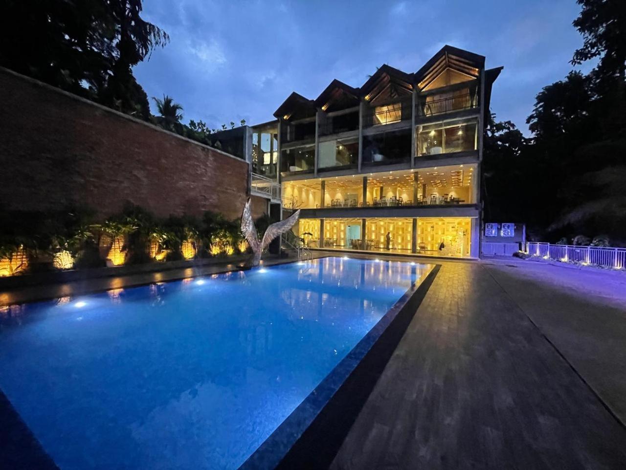 Hotel Grand Amanee Ratnapura Buitenkant foto