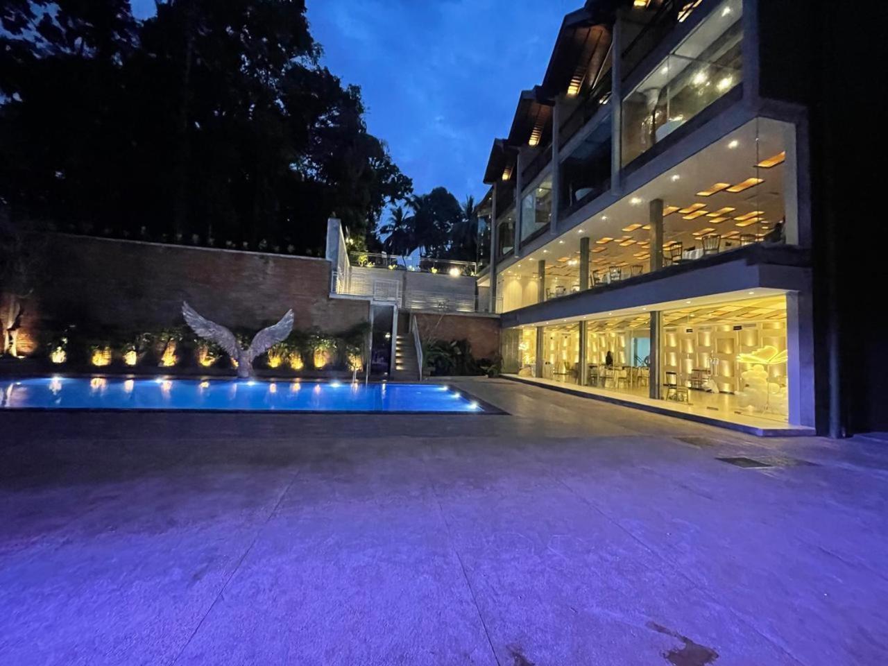 Hotel Grand Amanee Ratnapura Buitenkant foto