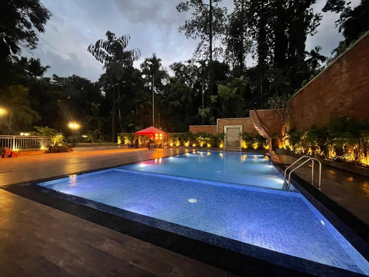 Hotel Grand Amanee Ratnapura Buitenkant foto