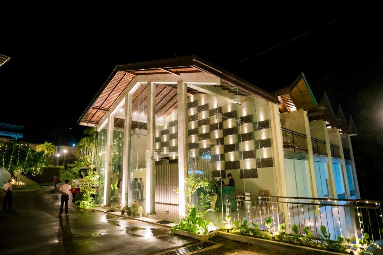 Hotel Grand Amanee Ratnapura Buitenkant foto