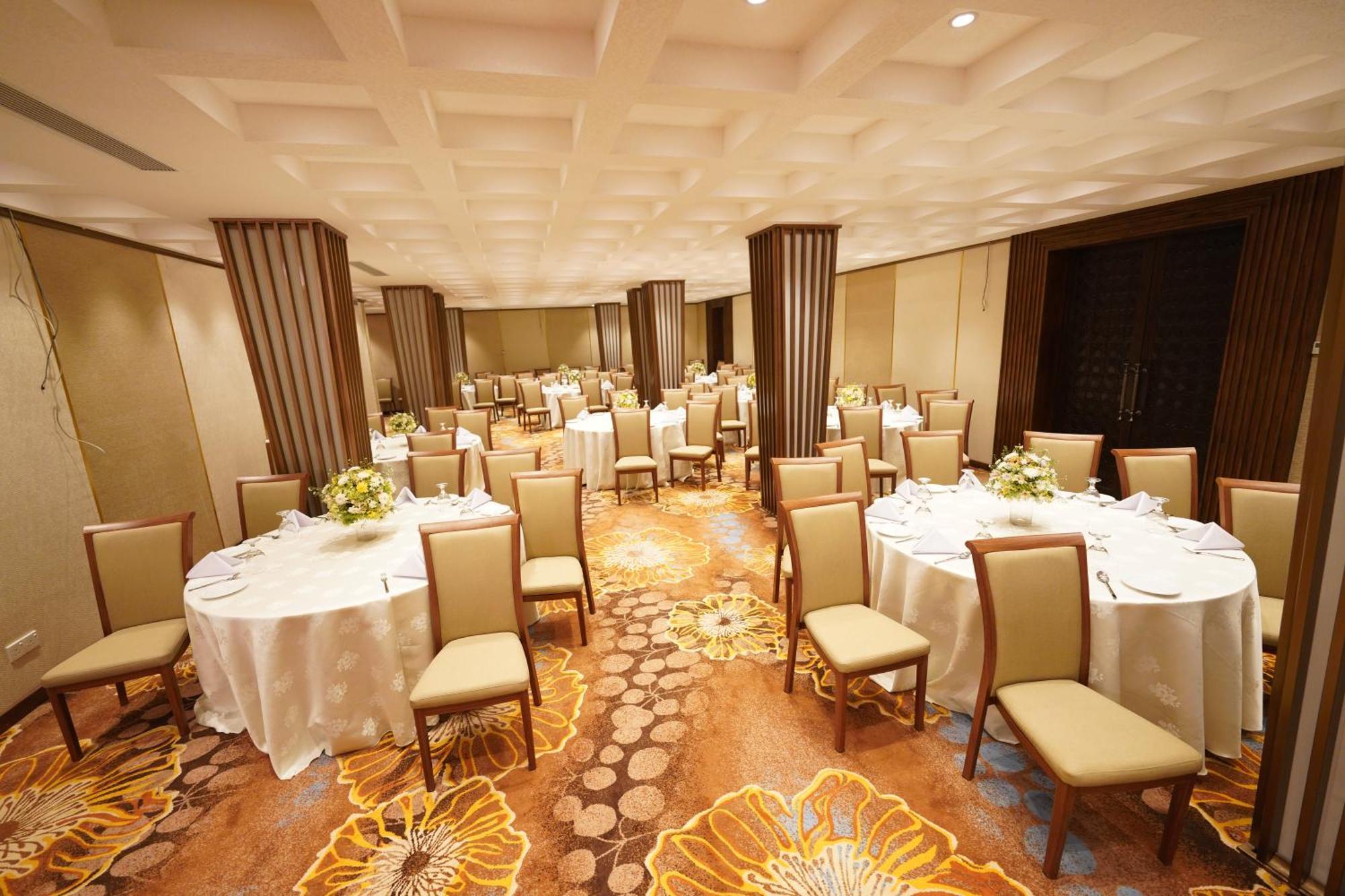Hotel Grand Amanee Ratnapura Buitenkant foto