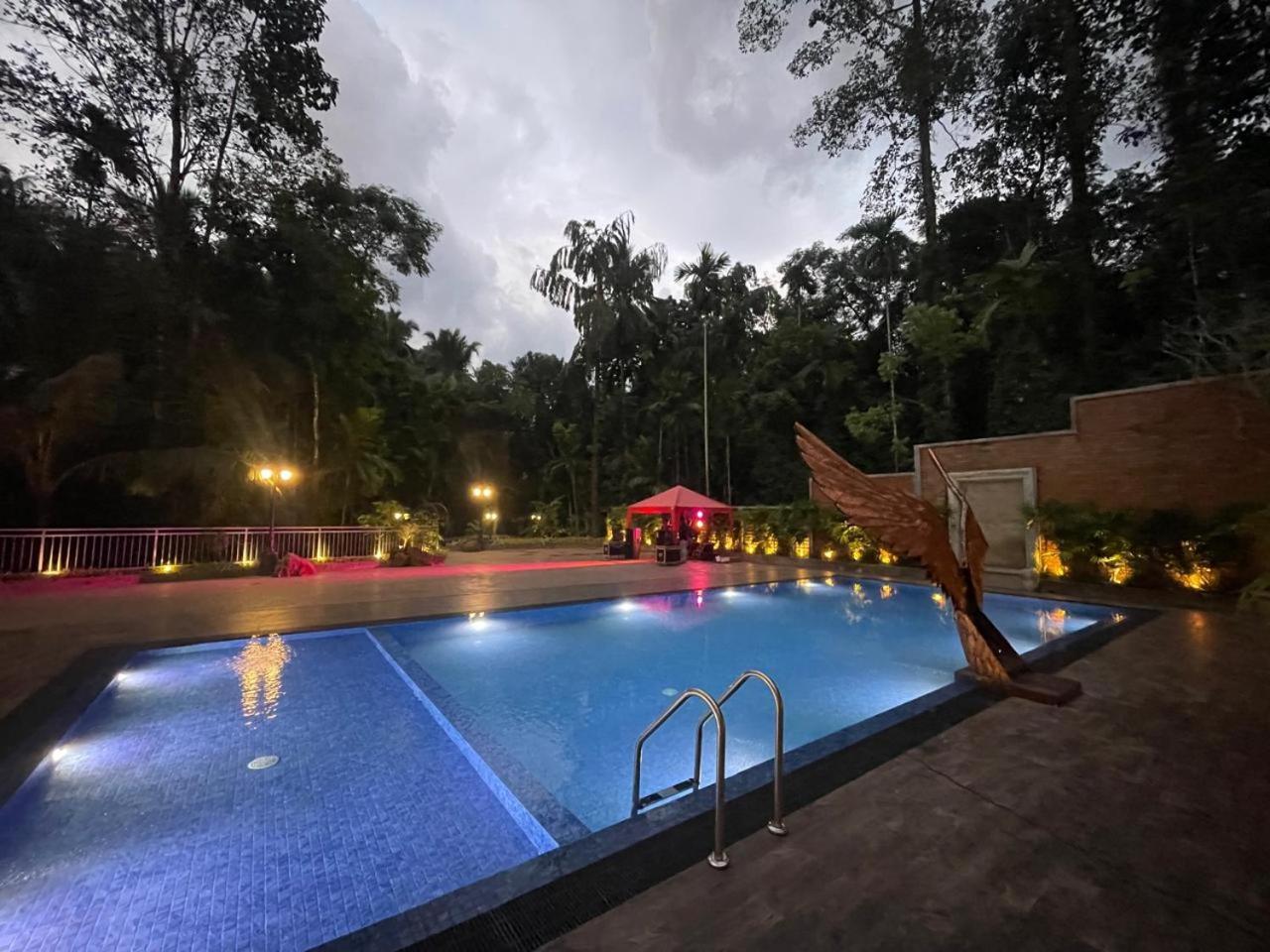 Hotel Grand Amanee Ratnapura Buitenkant foto