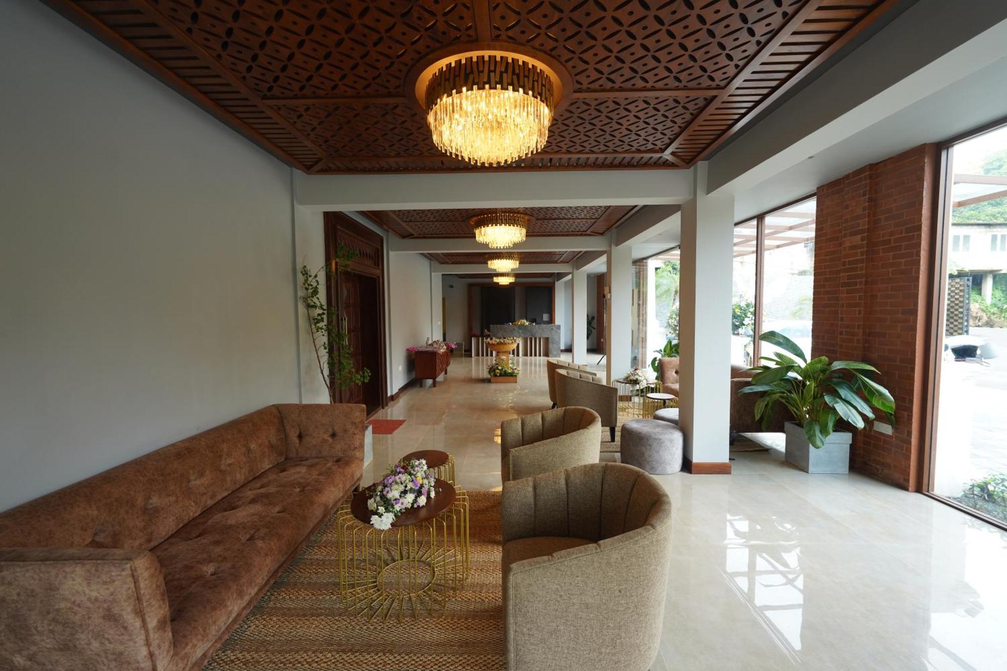 Hotel Grand Amanee Ratnapura Buitenkant foto